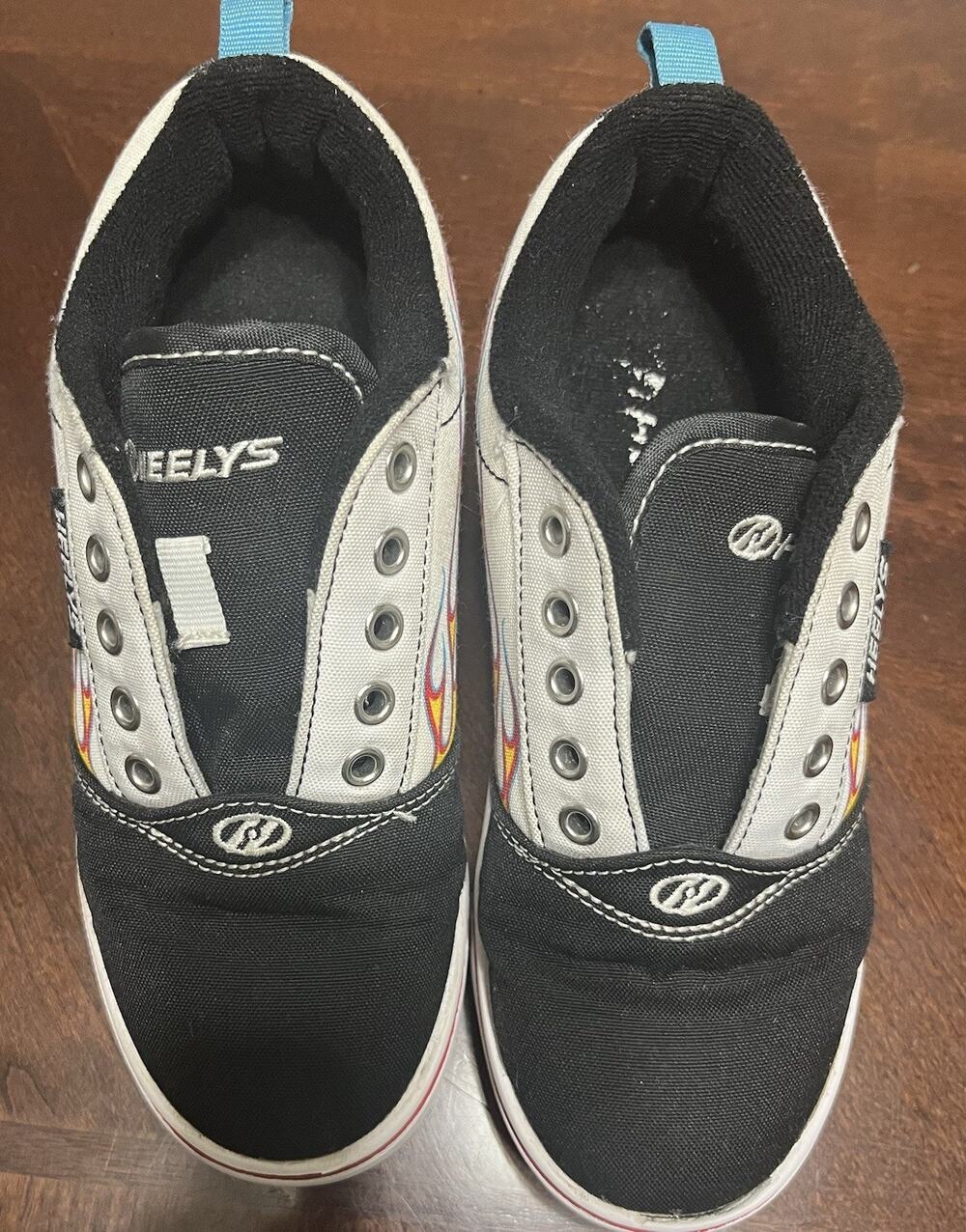 Heelys Kids Youth Flame Pro 20 Size 2 Youth Skating Sneakers!